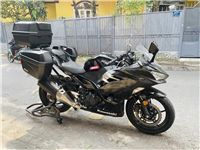  thanh lý -THÙNG HÔNG GIVI NINJA 400  E22n